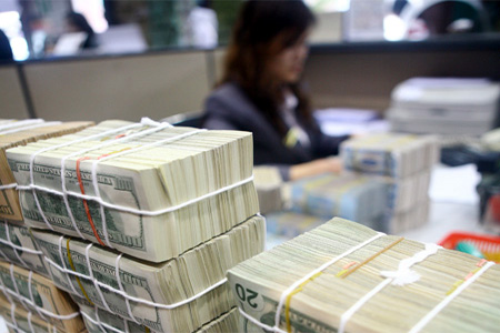 Tiền 'nhảy múa' trong túi, bí chỗ đầu tư